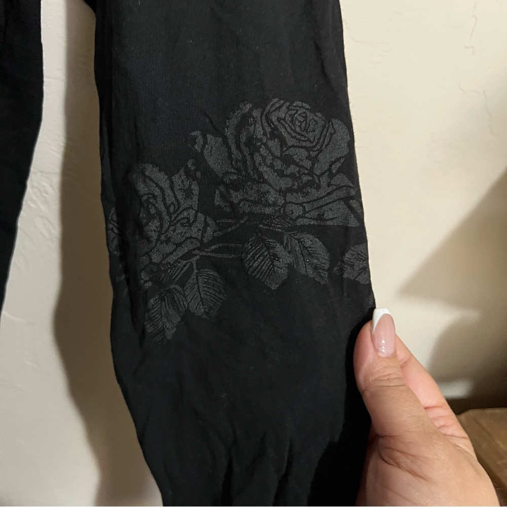 RVCA Mark Oblow Vintage Wash Patch Matte Roses on sleeves Long Sleeve T-Shirt - Picture 7 of 11